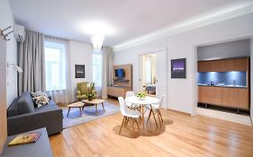 City Centre Chic Apartment Ljubljana 1/4